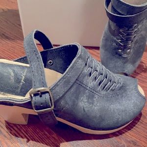 No. 6 sandal clogs in marine, size 37